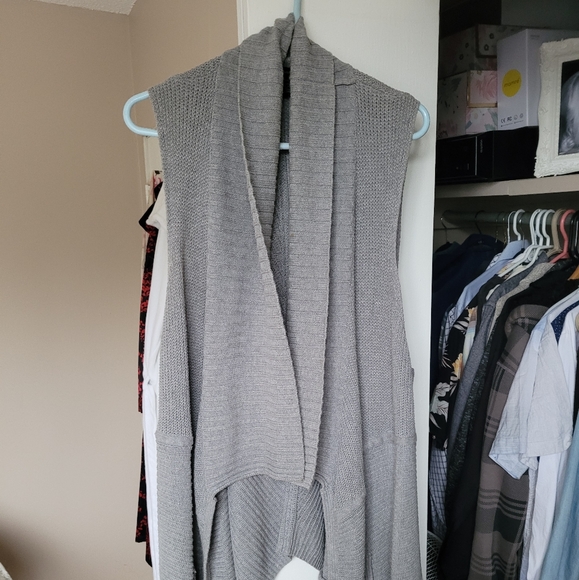Calvin Klein gray like new open long sweater vest - Picture 5 of 5